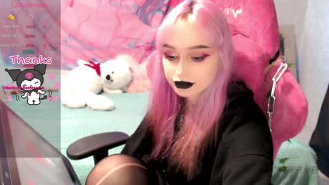 Snapshot of pineapple_dope chatting on 12/02/24, 06:10 Nancy online show from 12/02/24, 06:10