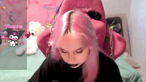 Snapshot of pineapple_dope chatting on 12/04/24, 09:02 Nancy online show from 12/04/24, 09:02