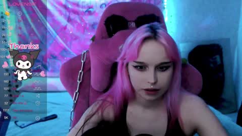 Snapshot of pineapple_dope chatting on 12/20/24, 11:05 Nancy online show from 12/20/24, 11:05