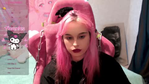 Snapshot of pineapple_dope chatting on 12/23/24, 10:01 Nancy online show from 12/23/24, 10:01