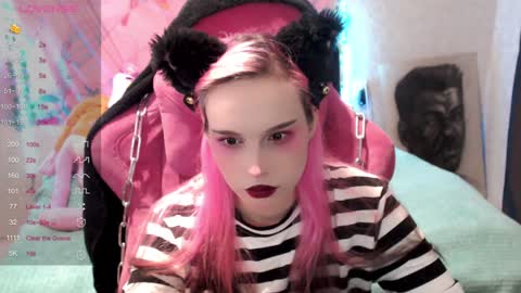 Snapshot of pineapple_dope chatting on 01/15/25, 10:24 Nancy online show from 01/15/25, 10:24