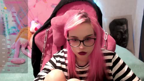 Snapshot of pineapple_dope chatting on 01/16/25, 01:27 Nancy online show from 01/16/25, 01:27