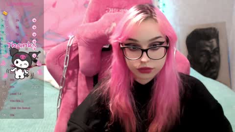 Snapshot of pineapple_dope chatting on 01/17/25, 01:36 Nancy online show from 01/17/25, 01:36