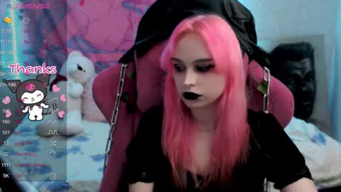 Snapshot of pineapple_dope chatting on 02/07/25, 01:58 Nancy online show from 02/07/25, 01:58