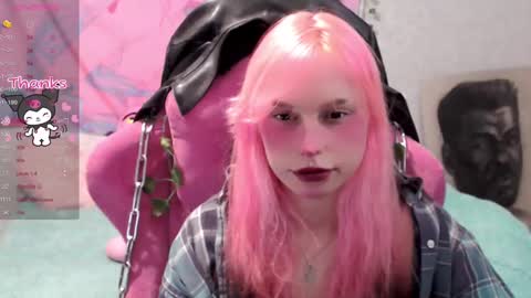 Snapshot of pineapple_dope chatting on 02/11/25, 10:18 Nancy online show from 02/11/25, 10:18