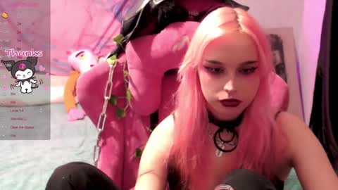 Snapshot of pineapple_dope chatting on 02/17/25, 11:20 Nancy online show from 02/17/25, 11:20