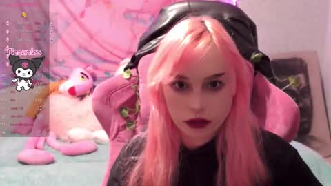 Snapshot of pineapple_dope chatting on 02/20/25, 10:59 Nancy online show from 02/20/25, 10:59