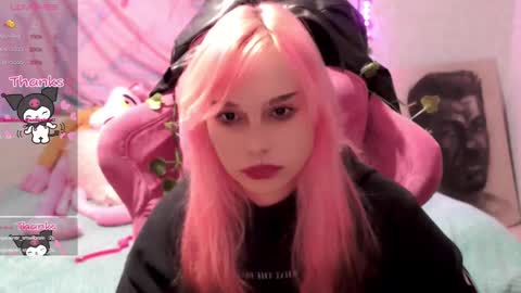 Snapshot of pineapple_dope chatting on 02/21/25, 02:06 Nancy online show from 02/21/25, 02:06