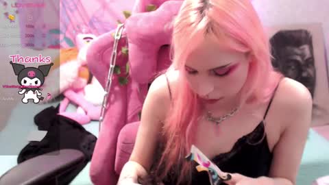 Snapshot of pineapple_dope chatting on 03/01/25, 01:43 Nancy online show from 03/01/25, 01:43