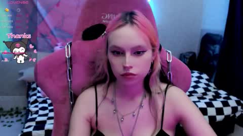 Snapshot of pineapple_dope chatting on 09/10/25, 07:47 Nancy online show from 09/10/25, 07:47