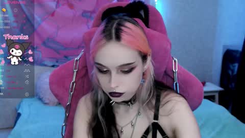 Snapshot of pineapple_dope chatting on 09/22/25, 08:22 Nancy online show from 09/22/25, 08:22