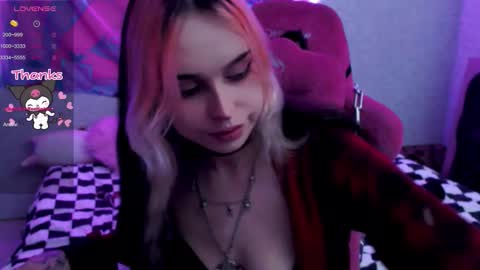 Snapshot of pineapple_dope chatting on 10/14/25, 05:14 Nancy online show from 10/14/25, 05:14