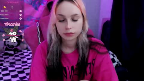 Snapshot of pineapple_dope chatting on 10/23/25, 10:19 Nancy online show from 10/23/25, 10:19