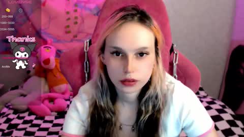 Snapshot of pineapple_dope chatting on 11/05/25, 04:29 Nancy online show from 11/05/25, 04:29