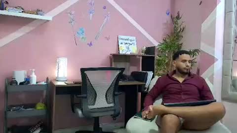 pineappleflipped online show from 08/06/26, 03:08