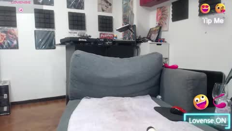 Snapshot of pingones79 chatting on 11/15/25, 10:04 pingones 79 online show from 11/15/25, 10:04