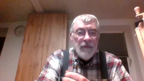 Snapshot of pinholder chatting on 11/18/25, 04:33 Michael online show from 11/18/25, 04:33