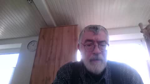 Snapshot of pinholder chatting on 11/24/25, 11:54 Michael online show from 11/24/25, 11:54