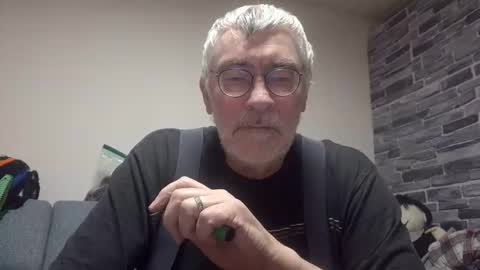 Snapshot of pinholder chatting on 12/16/25, 07:30 Michael online show from 12/16/25, 07:30