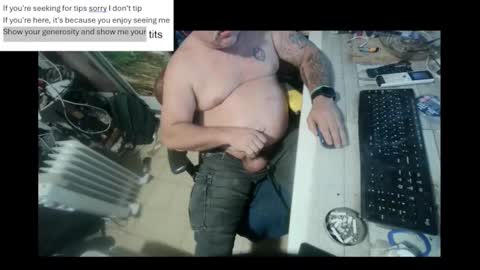 Snapshot of pini_z chatting on 01/14/25, 05:23 pini_z online show from 01/14/25, 05:23