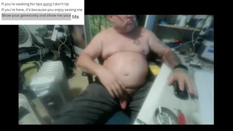 Snapshot of pini_z chatting on 01/23/25, 08:24 pini_z online show from 01/23/25, 08:24