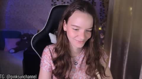 Snapshot of pink__sun chatting on 11/26/25, 07:15 Stephanie online show from 11/26/25, 07:15