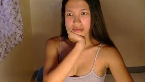 Snapshot of pink_bubbles011 chatting on 06/20/26, 07:33 pink_bubbles011 online show from 06/20/26, 07:33