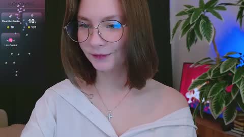 Snapshot of pink_seagull chatting on 12/04/24, 05:33 Eva online show from 12/04/24, 05:33