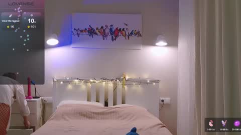 Snapshot of pink_seagull chatting on 01/27/25, 05:15 Eva online show from 01/27/25, 05:15