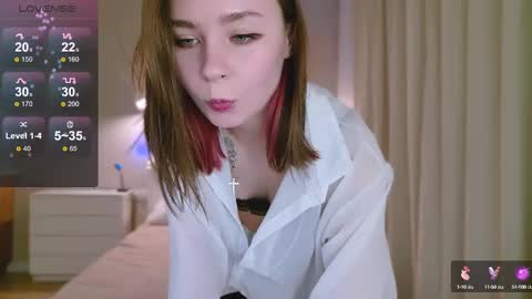 Snapshot of pink_seagull chatting on 03/12/25, 06:00 Eva online show from 03/12/25, 06:00