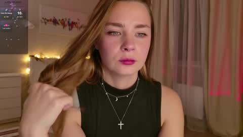 Snapshot of pink_seagull chatting on 10/25/25, 05:30 Eva online show from 10/25/25, 05:30