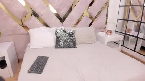 Pink Soul  online show from 11/13/25, 10:52