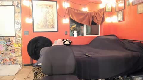 Snapshot of pinkandheated chatting on 01/31/25, 09:05 Virginity smiles online show from 01/31/25, 09:05