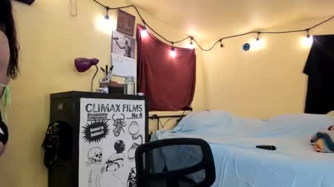 Snapshot of pinkandheated chatting on 09/10/25, 09:20 Virginity smiles online show from 09/10/25, 09:20