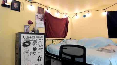 Snapshot of pinkandheated chatting on 09/19/25, 09:32 Virginity smiles online show from 09/19/25, 09:32