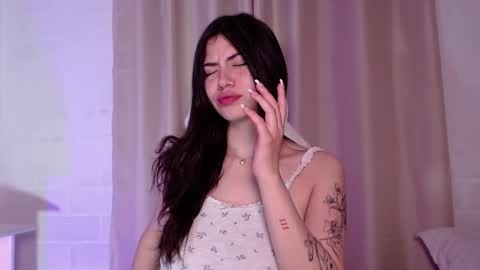 Snapshot of pinkarg chatting on 01/05/25, 05:30 - online show from 01/05/25, 05:30