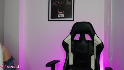 Snapshot of pinkcatlive chatting on 12/17/24, 10:11 Emily online show from 12/17/24, 10:11