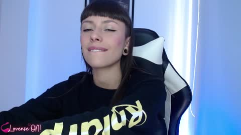 Snapshot of pinkcatlive chatting on 01/11/25, 07:59 Emily online show from 01/11/25, 07:59