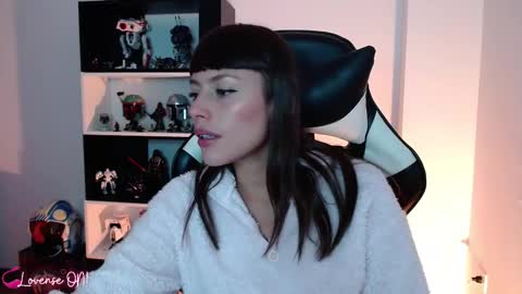 Snapshot of pinkcatlive chatting on 03/05/25, 10:21 Emily online show from 03/05/25, 10:21