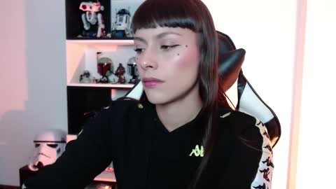 Snapshot of pinkcatlive chatting on 09/11/25, 11:49 Emily online show from 09/11/25, 11:49