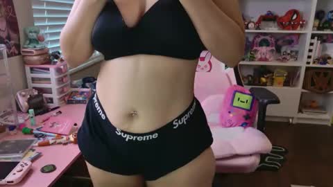 pinkcheetodomain online show from 04/29/26, 10:16
