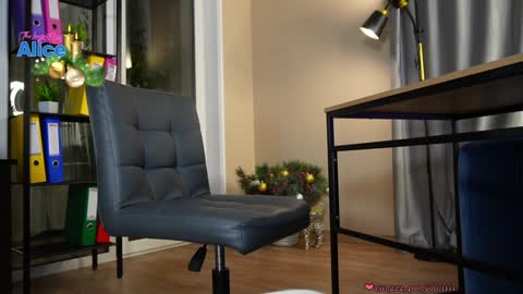 Alice   online show from 01/06/25, 03:08