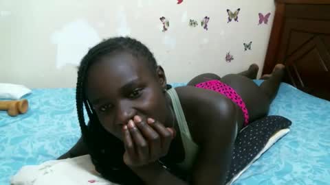 pinky online show from 11/28/25, 09:12