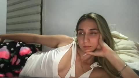 Pinkilola online show from 03/26/26, 01:11