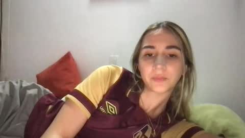 Pinkilola online show from 04/13/26, 03:01