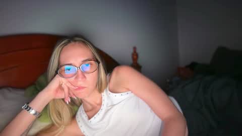 Pinkilola online show from 07/01/26, 11:37