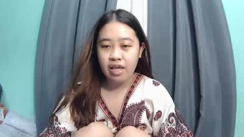 Snapshot of pinkish_shine chatting on 02/09/26, 12:25 Hi its me shine online show from 02/09/26, 12:25