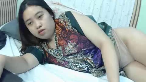 Snapshot of pinkish_shine chatting on 02/13/26, 03:41 Hi its me shine online show from 02/13/26, 03:41