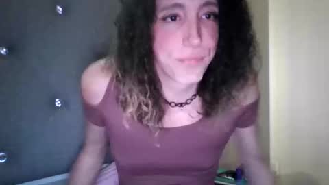 Snapshot of pinkleslie chatting on 02/06/26, 08:18 Leslie online show from 02/06/26, 08:18