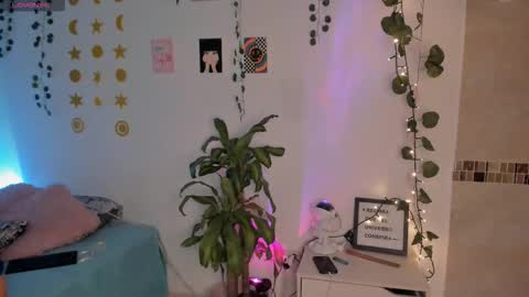 Sarah .. online show from 03/19/26, 06:56